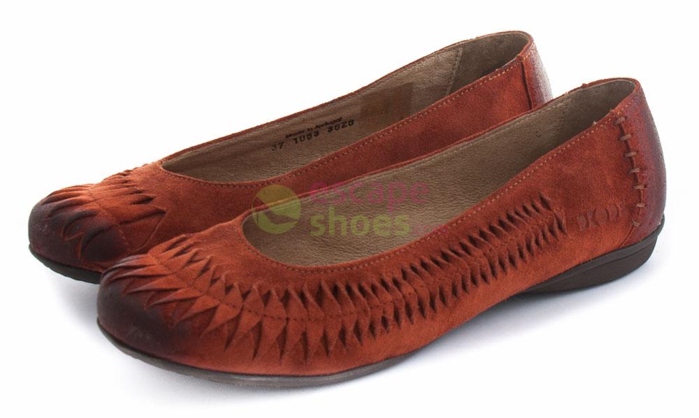Cognac flat shoes shop