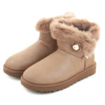 Botas UGG Australia Classic Fluff Pin Mini Bege