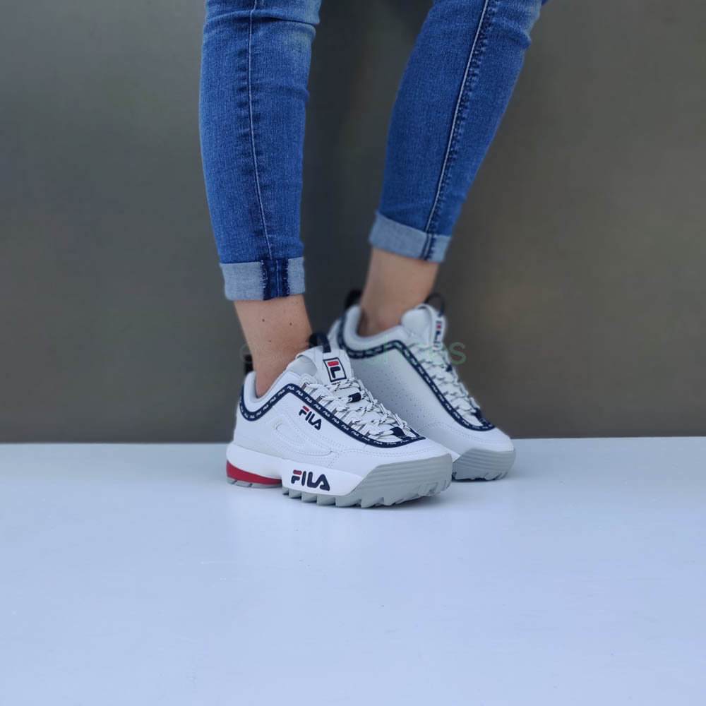 fila disruptor with jeans