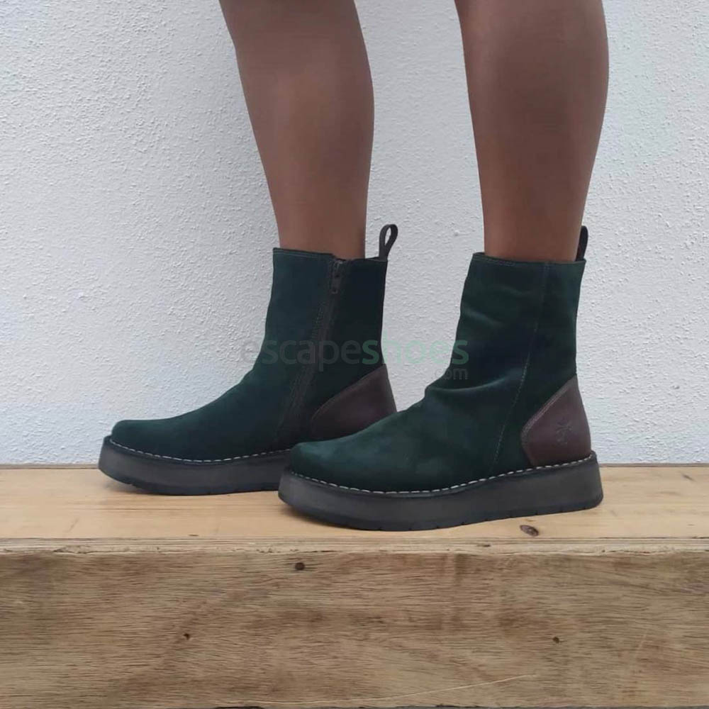 fly boots green
